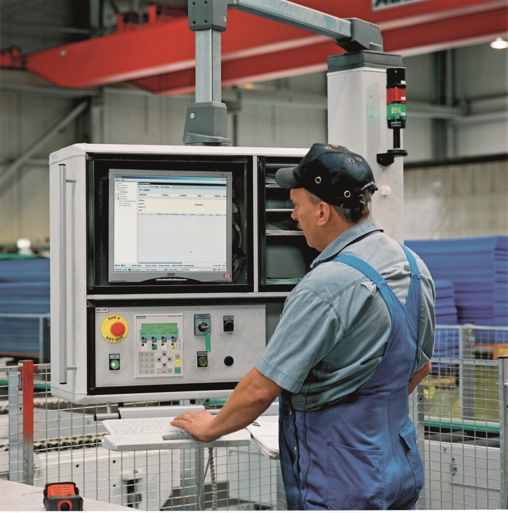 Photo workstation Fehr WMS with direct ERP connection at Stappert Deutschland GmbH in B&ouml;nen