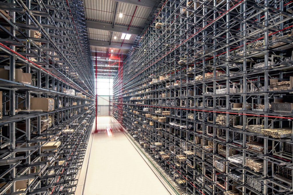 Photo of the Fehr Honeycomb warehouse for long goods near Solarlux in Melle