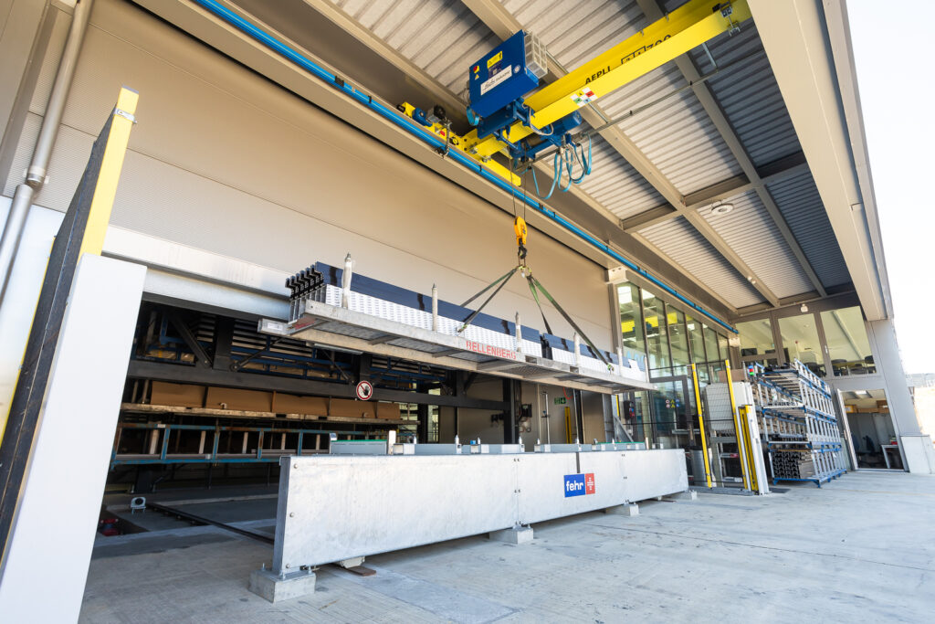 Foto des MATT TOP - Automatisiertes Überfahrlager für Aepli Metallbau in Gossau - Fehr Lagerlogistik