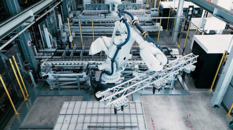 Foto einer robotergestützten Langgut-handling Station von Fehr Handling Systems für stürmsfs AG
