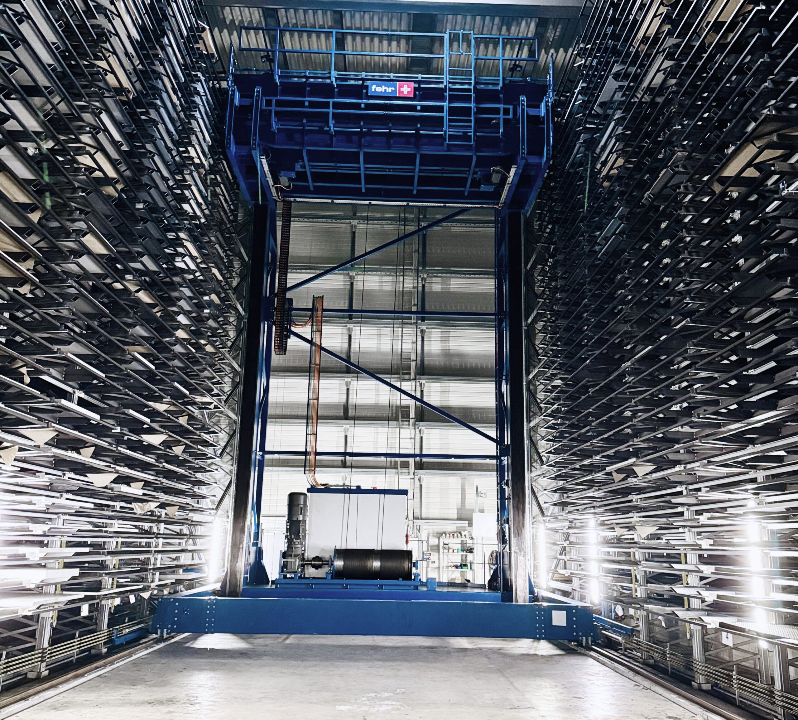 Foto des automatisierten Blechlagers von Fehr bei Aperam - Fehr Lagerlogistik