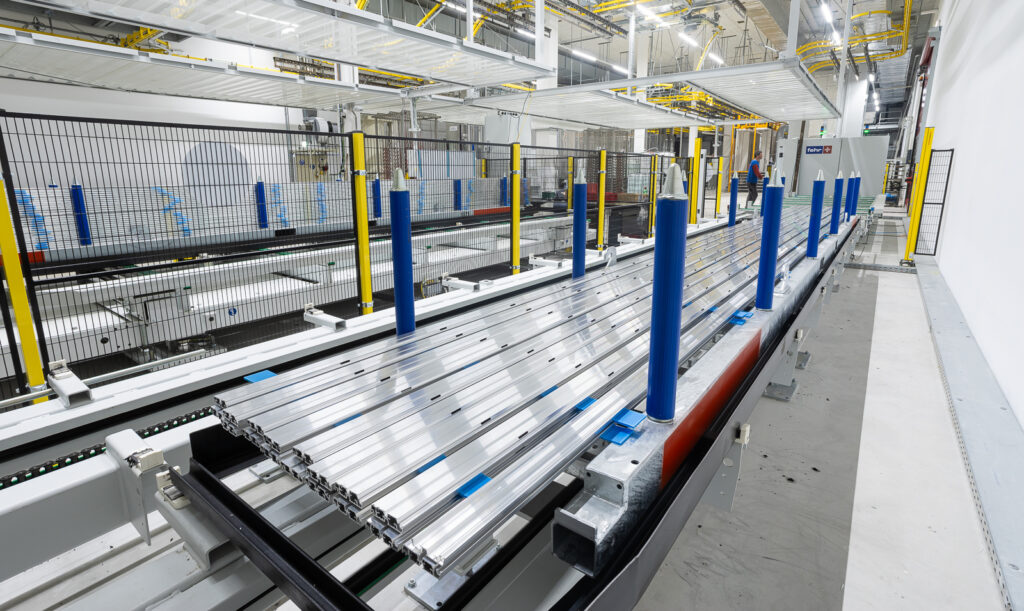 Photo of a cassette filled with aluminum profiles at Baumgartner Fenster in Hagendorn, Cham