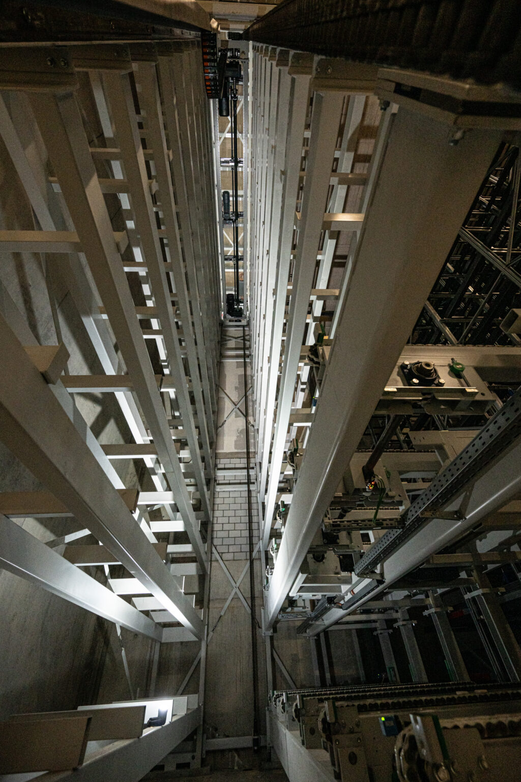 Photo with a view of the commissioning tower warehouse Fehr Multi Tower near Baumgartner Fenster in Hagendorn, Cham