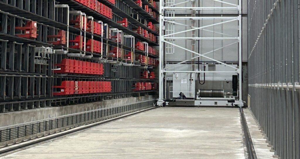 Photo of the Fehr honeycomb warehouse for long goods in the wood-aluminum production at Internorm Baulemente GmbH in Lannach