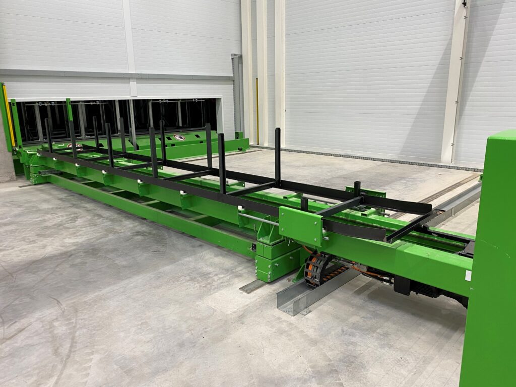 Querverschiebewagen mit Greifer für Langgut - Fehr Lagerlogistik