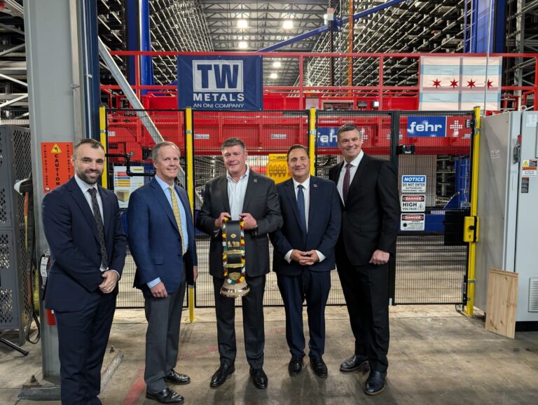 Foto der offiziellen Übergabe der Fehr Anlage und Glocke bei TW Metals